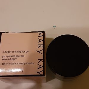 Indulge soothing eye gel